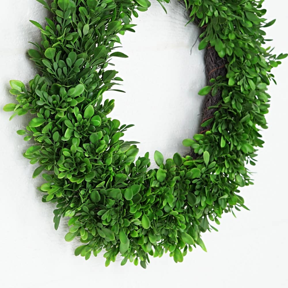 31780-18in(10) Twig Wreath-Evergreen Boxwood