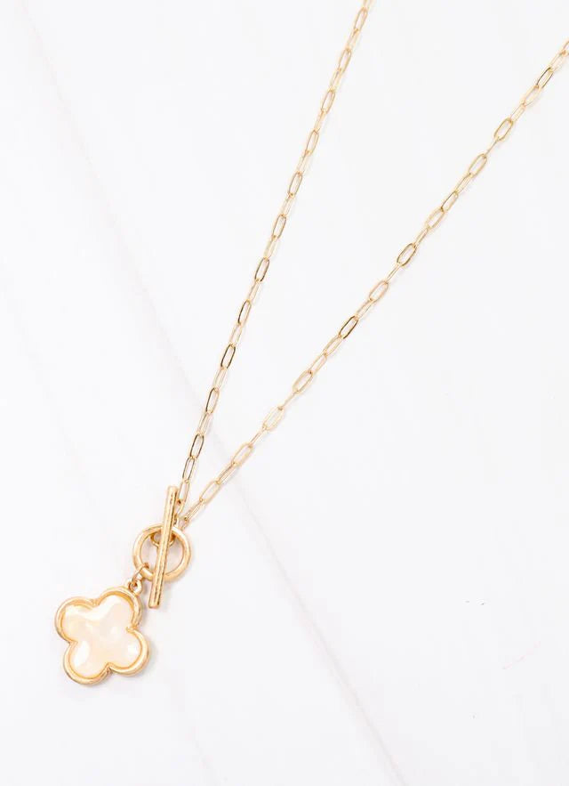 Gold clover necklace