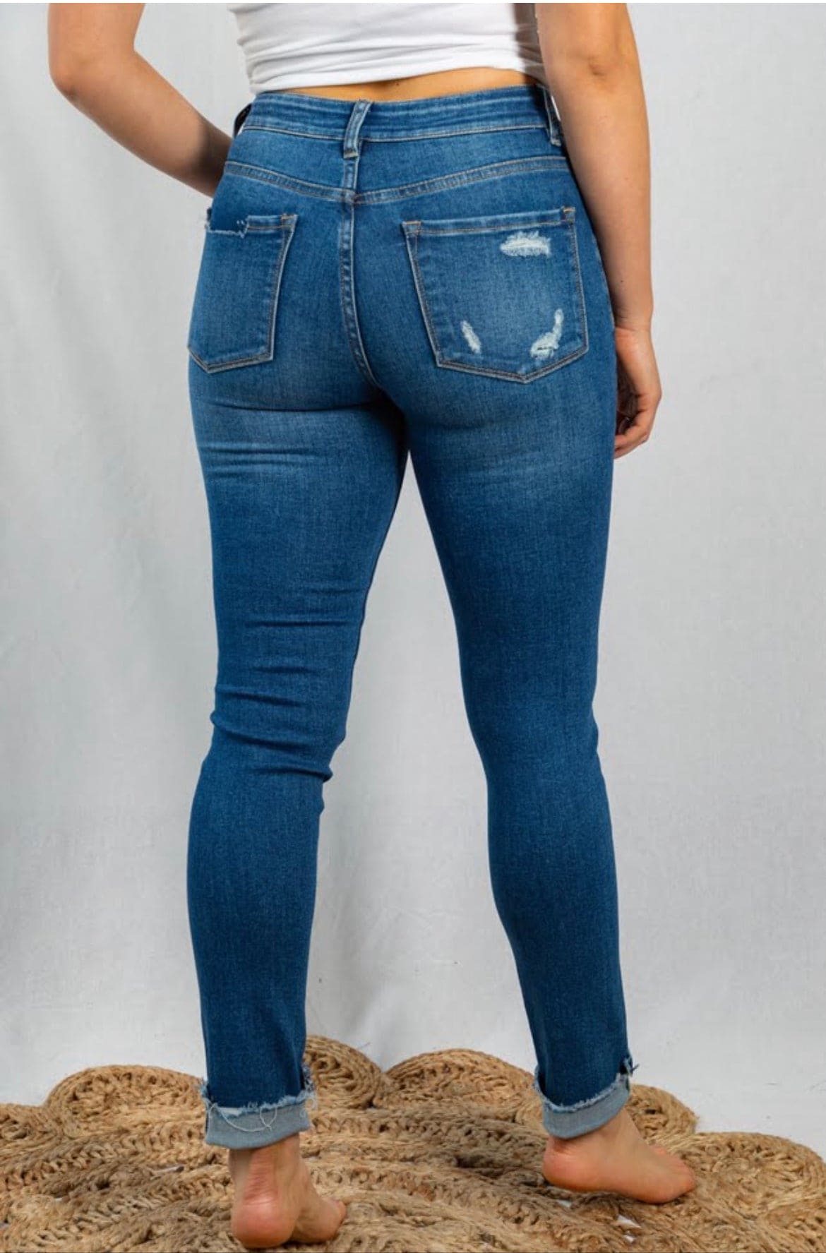 Skinny jeans distressed